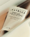 SKIN1004 Madagascar Centella Probio-Cica Glow Sun Ampoule SPF50+ PA++++ - drėkinamasis apsauginis kremas nuo saulės