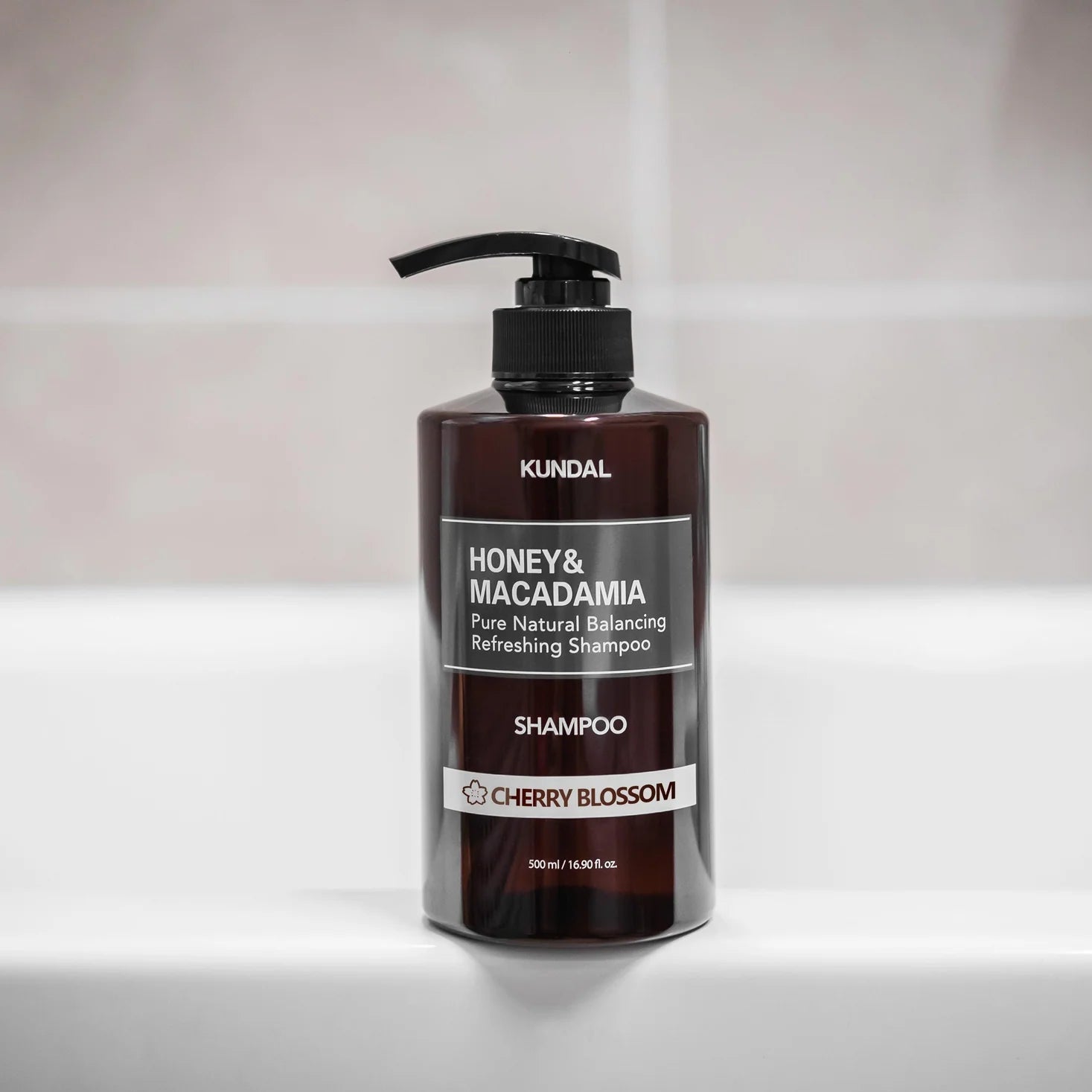 Honey &amp; Macadamia Nature Shampoo Cherry Blossom – šampūnas vyšnių žiedų aromato