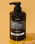 Honey & Macadamia Nature Shampoo White Musk – šampūnas muskuso aromato