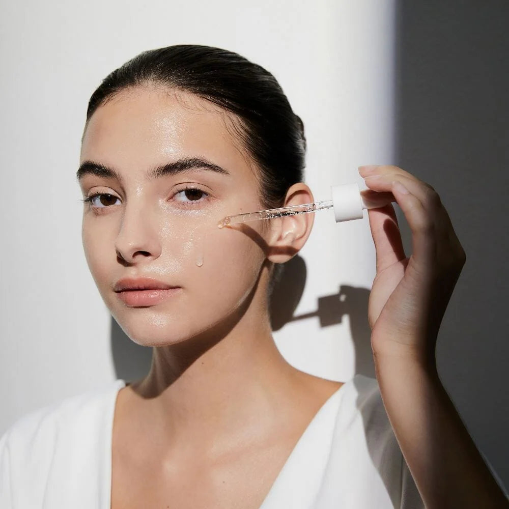 Madagascar Centella Tone Brightening Capsule Ampoule – tamsias dėmes koreguojanti veido ampulė