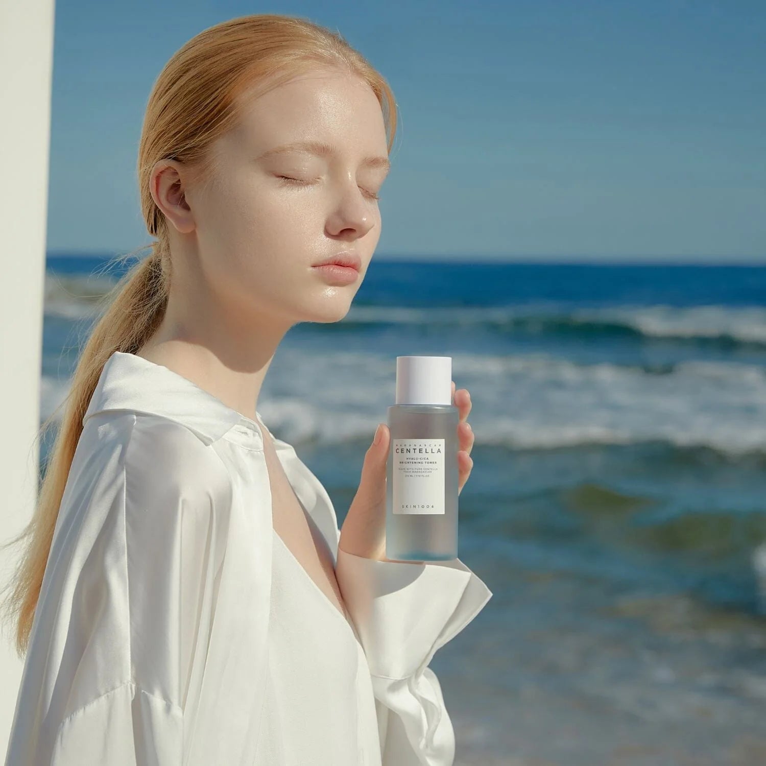 Madagascar Centella Hyalu-Cica Brightening Toner – drėkinamasis eksfolijuojantis tonikas