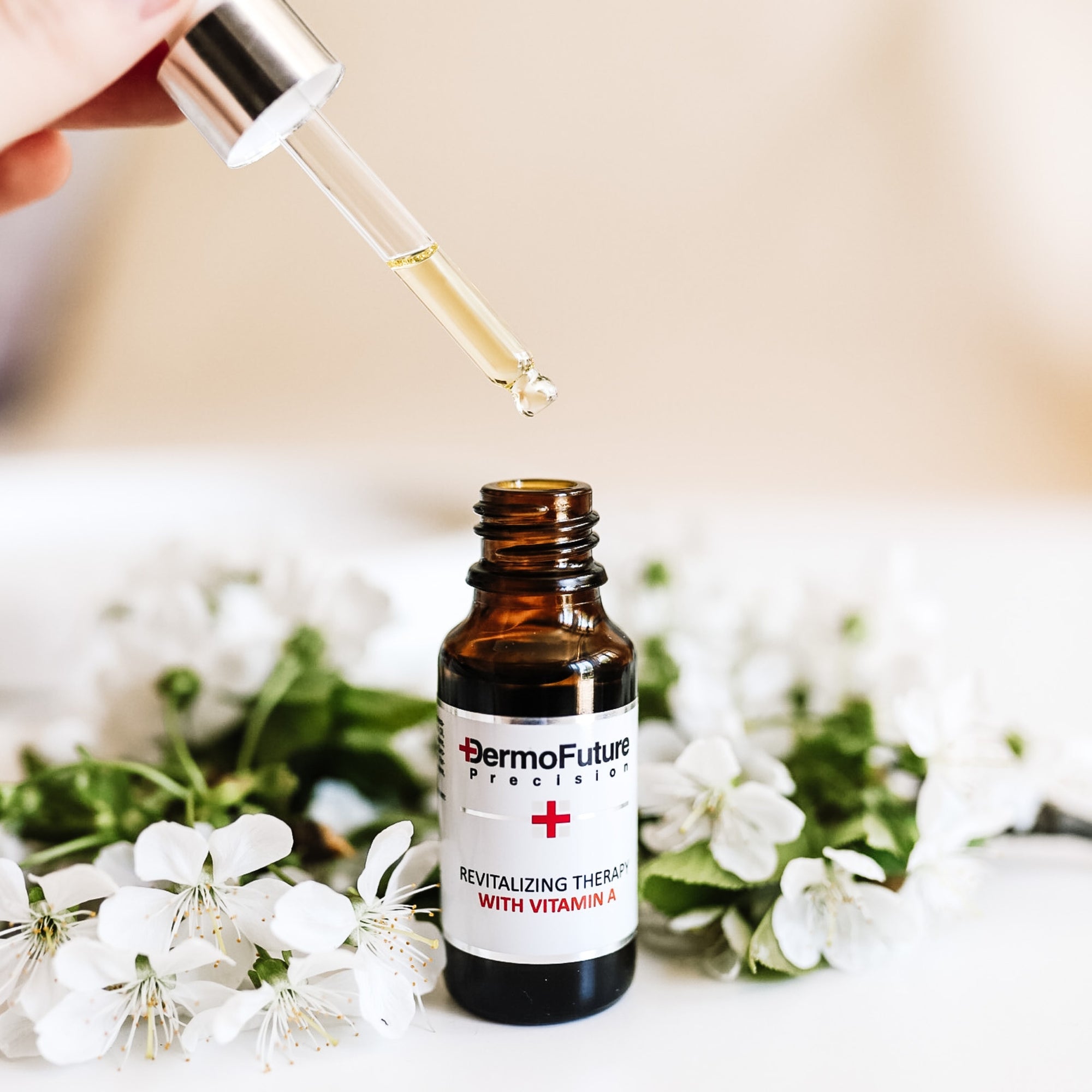 Serumas atgaivinantis veido odą su vitaminu A