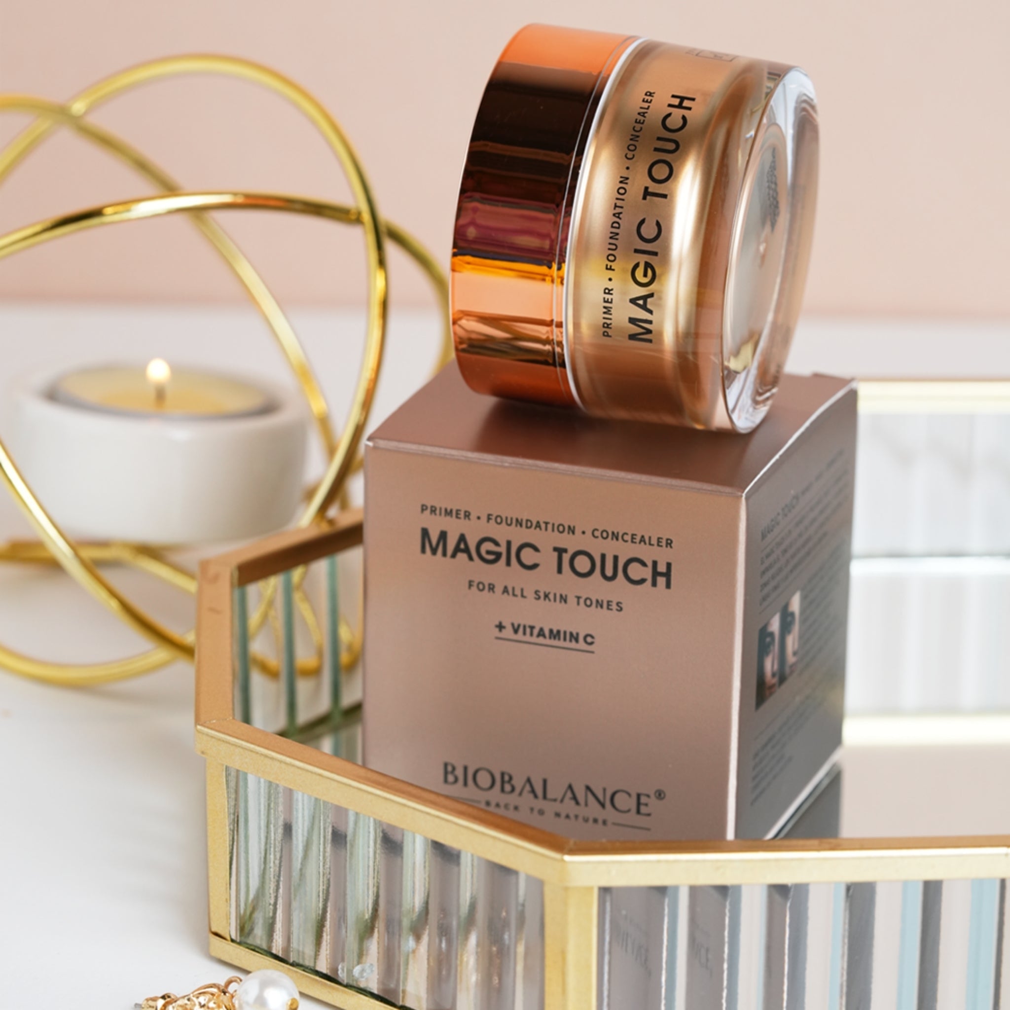 BIO BALANCE Magic Touch - makiažo pagrindas su vitaminu C – Armele.lt