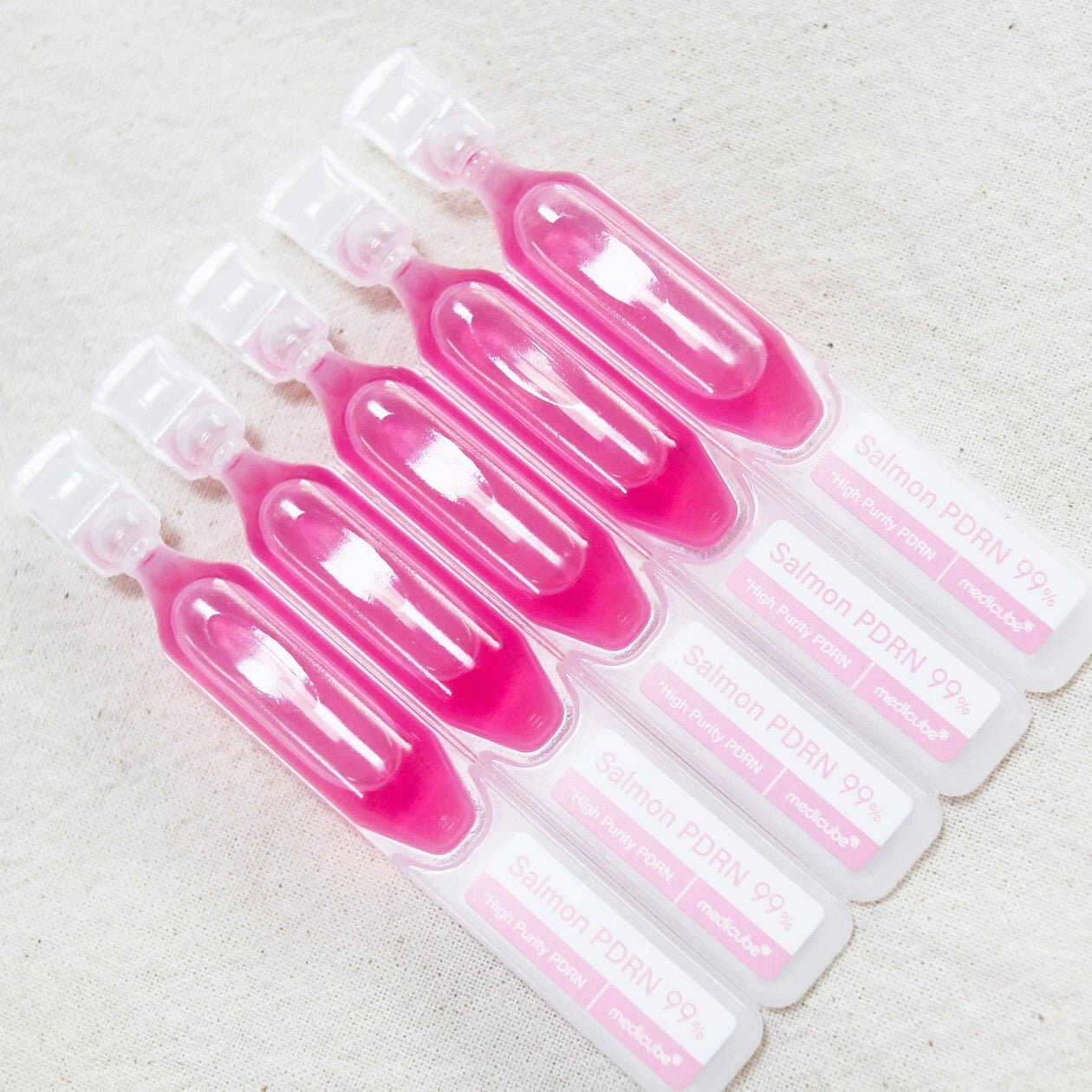 MEDICUBE PDRN Pink One Day Serum Set – intensyviai drėkinančių serumų rinkinys