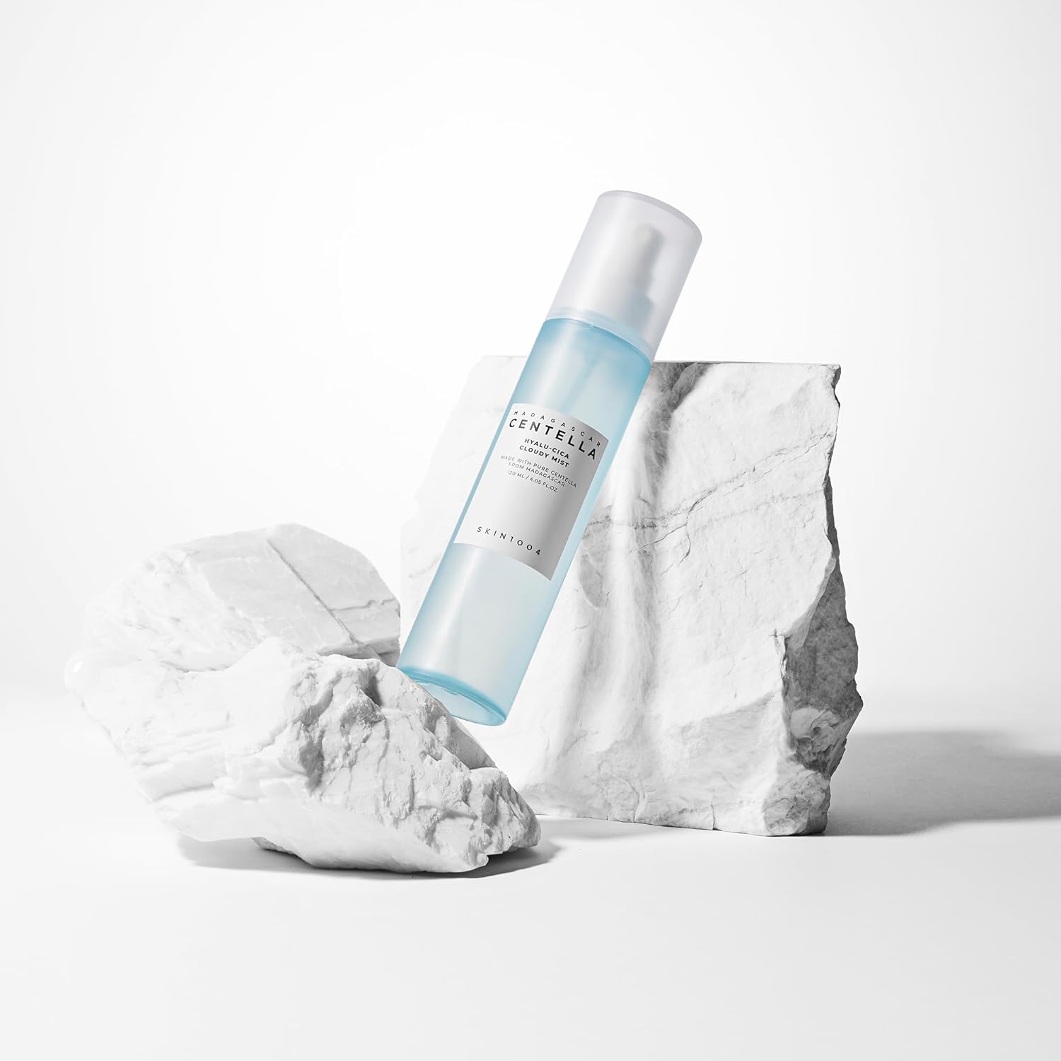 SKIN1004 Madagascar Centella Hyalu-Cica Cloudy Mist – drėkinanti ir raminanti veido dulksna