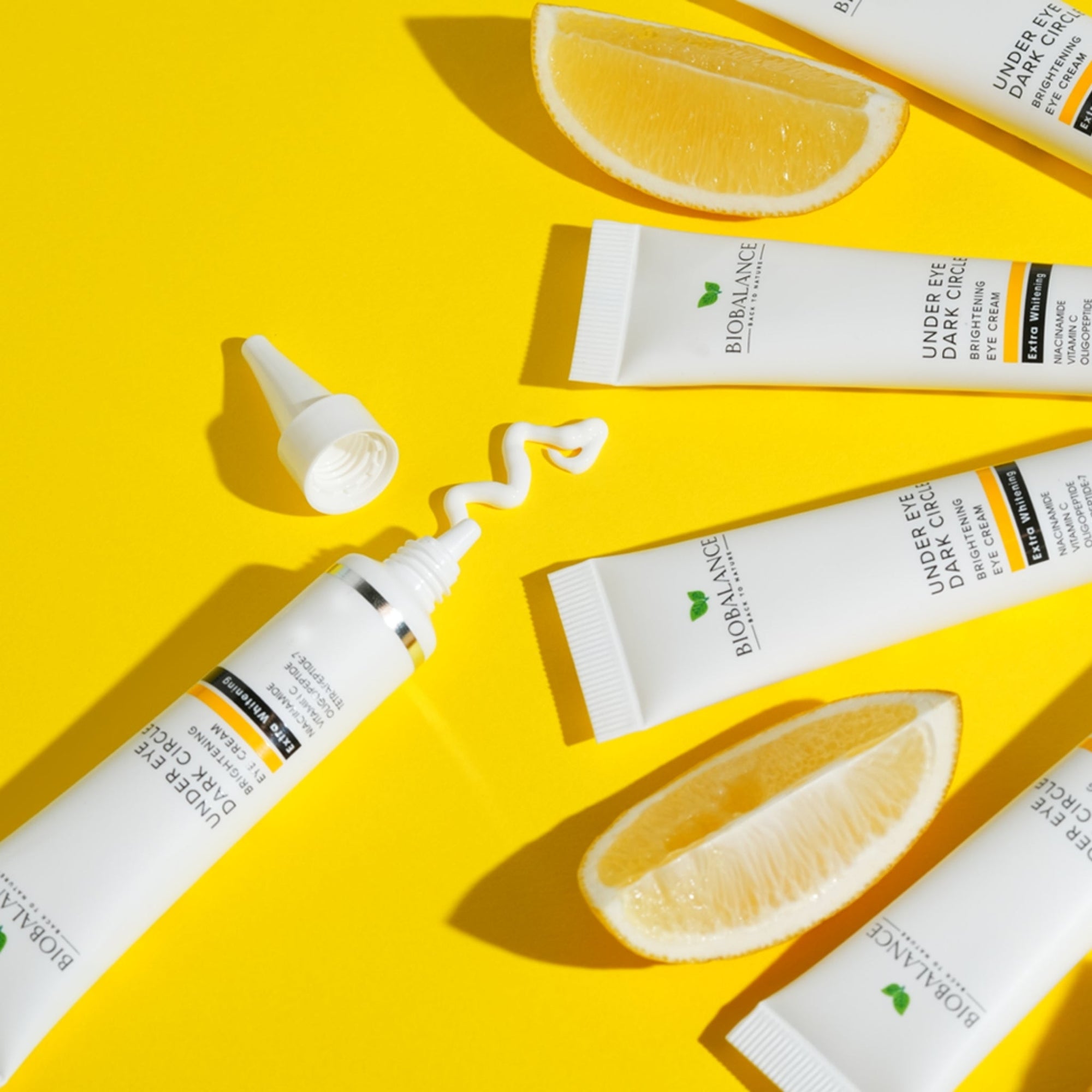 Šviesinamasis paakių kremas su vitaminu C